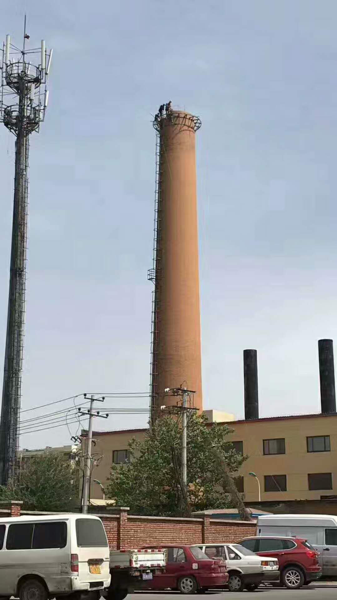 煙囪拆除