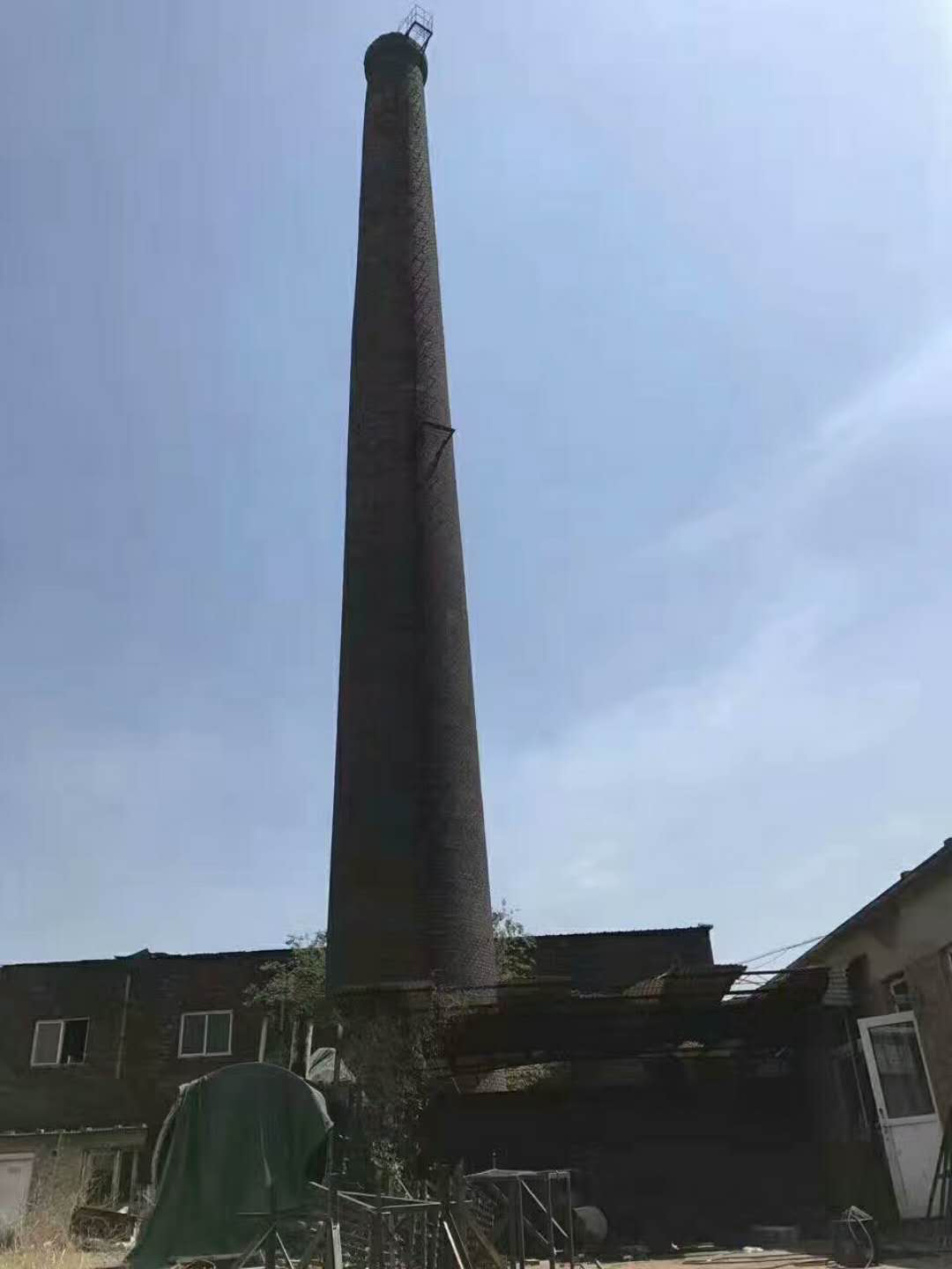 煙囪拆除